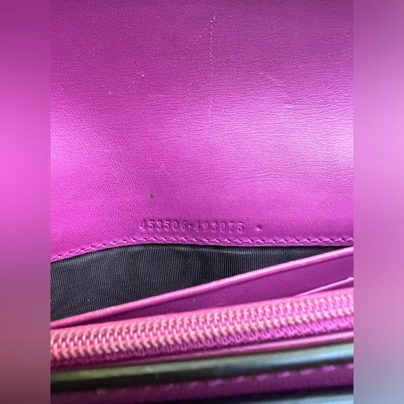 Gucci padlock wallet on a chain - Picture 8 of 12